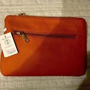 AR New York’s brown purse